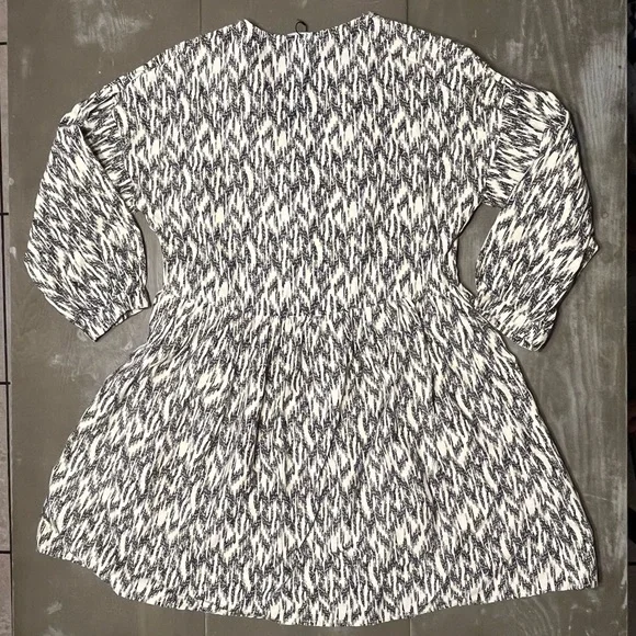 Zara Black Cream Long Sleeve Flared V Neck Dress Embroidered NWOT Ladies Small - Picture 6 of 7